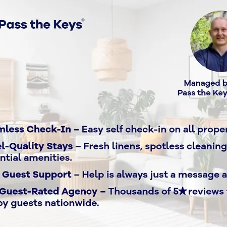 No 5 - Chestnut - Pass The Keys York