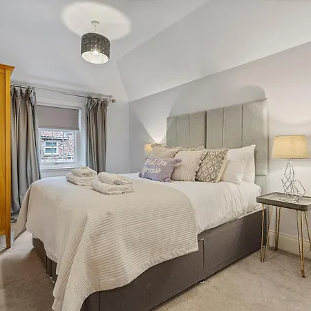 No 5 - Chestnut - Pass The Keys *